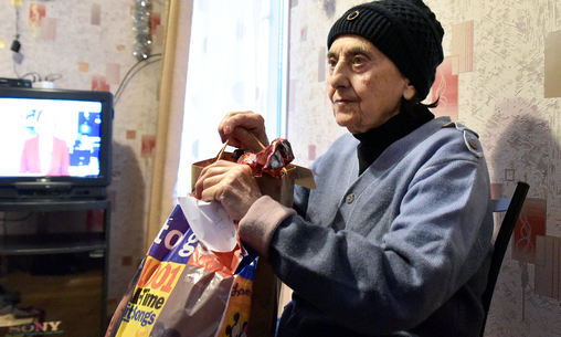 Elderly people received New Year's gifts from citizens - Khurvaleti / Gori